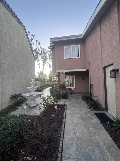 1981 W Bayshore Dr, Anaheim, CA, 92801-1708 | Card Image