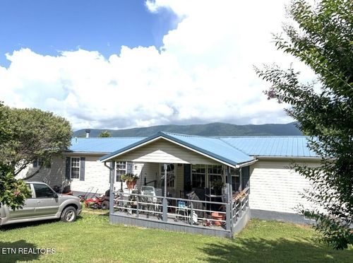 111 Fred Russell Ln, Speedwell, TN, 37870-7646 | Card Image