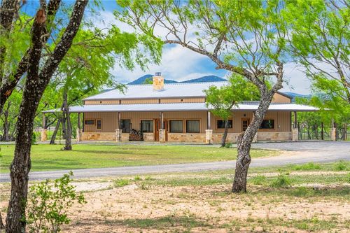 1065 B And R Rd, Utopia, TX, 78884 | Card Image