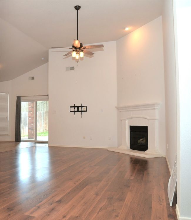 12717 Old Macgregor Ln, House other with 4 bedrooms, 2 bathrooms and null parking in Fort Worth TX | Image 4