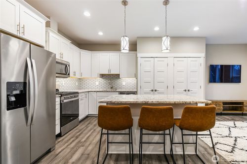 102-5683 Sunstone Pl, Ferndale, WA, 98248-8039 | Card Image