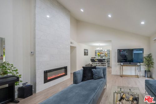 241-15425 Sherman Way, Van Nuys, CA, 91406-4196 | Card Image