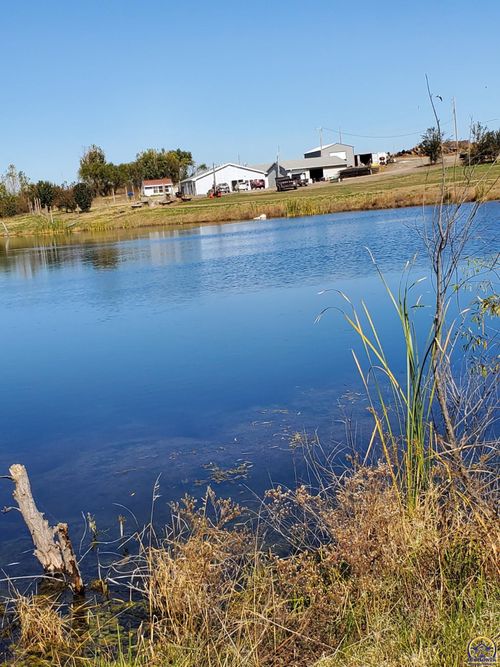 1325 Se 85th St, Wakarusa, KS, 66546-9713 | Card Image