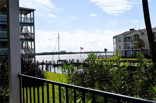 apt-406-4011 Nasa Pkwy, El Lago, TX, 77586-6239 | Card Image