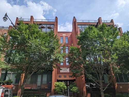 3f-1738 W Belmont Ave, Chicago, IL, 60657-3044 | Card Image