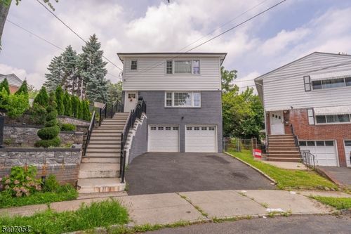 25 Evelyn Ct, Maplewood, NJ, 07040-3319 | Card Image