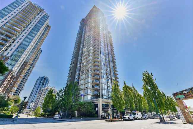 3004 - 2980 Atlantic Avenue, Condo with 2 bedrooms, 2 bathrooms and 1 parking in Coquitlam BC | Image 1