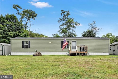 2 Wood St, PORT CARBON, PA, 17965-1720 | Card Image
