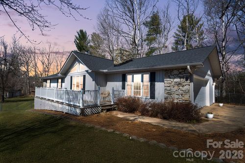 30 Morning Glory Ln, Weaverville, NC, 28787-9015 | Card Image