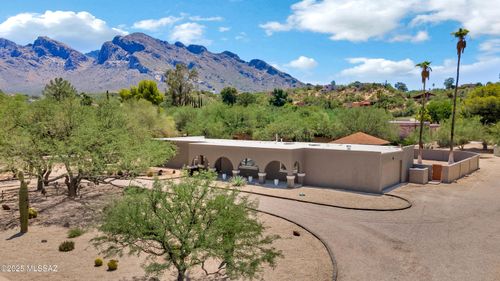 845 W Golf View Dr, Oro Valley, AZ, 85737-9130 | Card Image