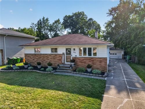 1860 Ridgewick Dr, Wickliffe, OH, 44092-1623 | Card Image