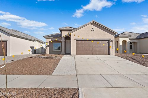 13816 Paseo Perlas Dr, Horizon City, TX, 79928-8457 | Card Image