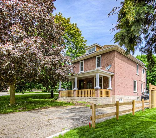 69 Hungerford Rd, Cambridge, ON, N3C2P7 | Card Image