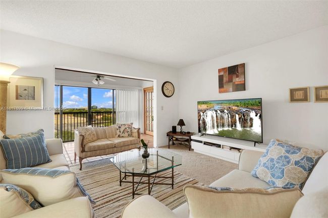 APT-904 - 2206 S Cypress Bend Dr, Condo with 1 bedrooms, 2 bathrooms and null parking in Pompano Beach FL | Image 13