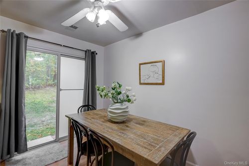 3 Wilson Cmns, Yaphank, NY, 11980-2040 | Card Image