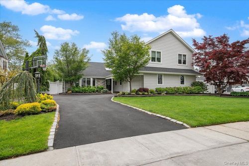 83 Joyce Ln, Woodbury, NY, 11797-2117 | Card Image