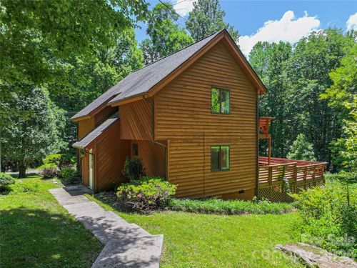 25 Little Creek Ln, Maggie Valley, NC, 28751-9560 | Card Image
