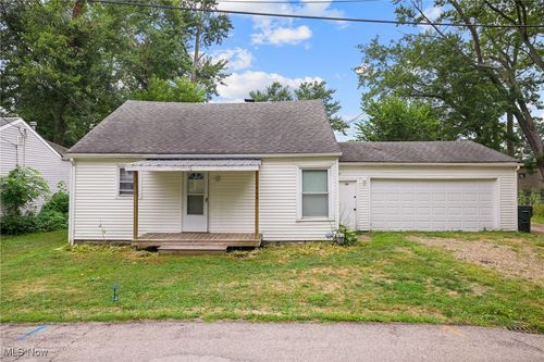 1466 3rd St, Lakemore, OH, 44250-9511 | Card Image