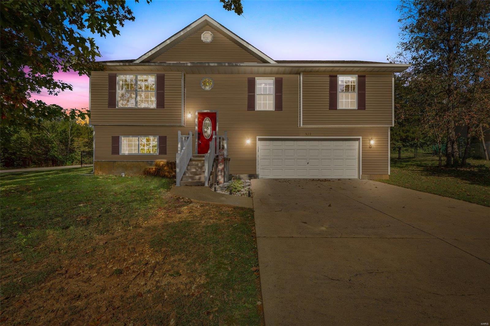 Blueberry Dr, DE Soto, MO 63020