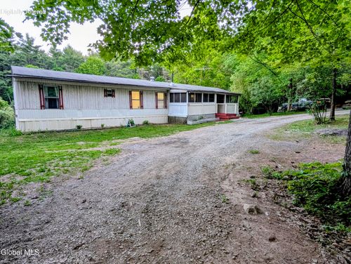 98 Primrose Ln, Earlton, NY, 12058-4805 | Card Image