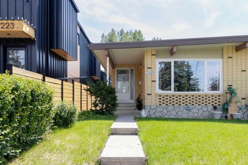 2225 29 Avenue Sw, Calgary, AB, T2T1N8 | Card Image