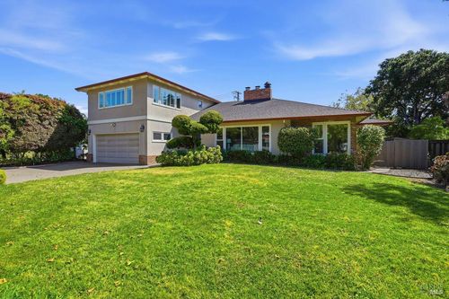 2 Via La Cumbre, Greenbrae, CA, 94904-1331 | Card Image