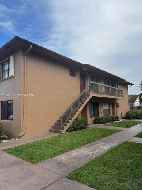apt-203-10047 Winding Lake Rd, Sunrise, FL, 33351-5881 | Card Image