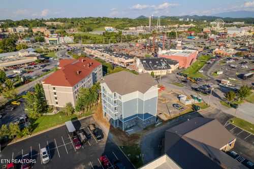 402-129 Sugarfoot Way, Pigeon Forge, TN, 37863 | Card Image