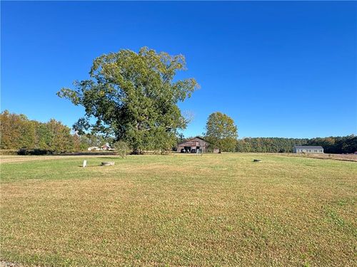 15045 Trump Town Rd, Windsor, VA, 23487-8955 | Card Image