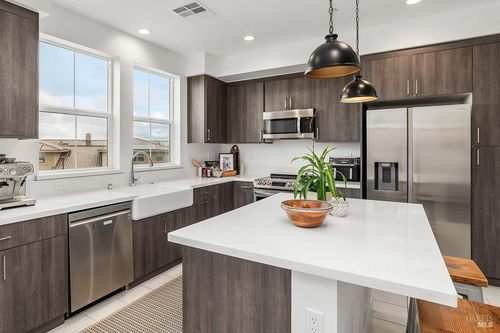 401 Rockview Rd, Novato, CA, 94949-5071 | Card Image