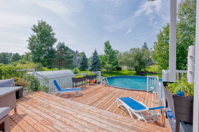 23 Tudor Cir, House other with 3 bedrooms, 3 bathrooms and 6 parking in Lombardy ON | Image 30
