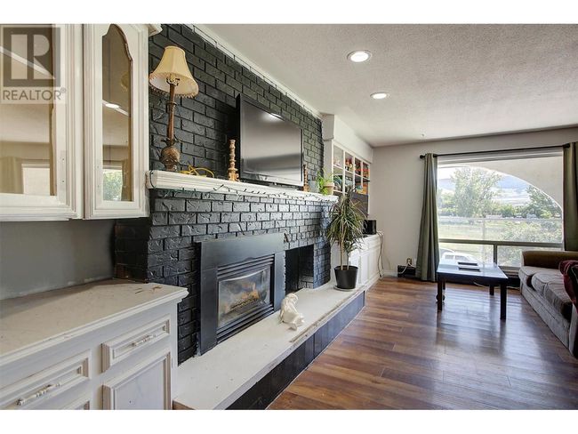 215 Arab Rd, House other with 8 bedrooms, 6 bathrooms and 5 parking in Kelowna BC | Image 13