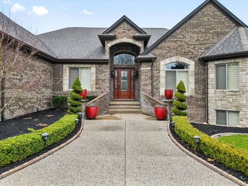 3960 Harvest Creek Ct, Oakland Twp, MI, 48306-1860 | Card Image