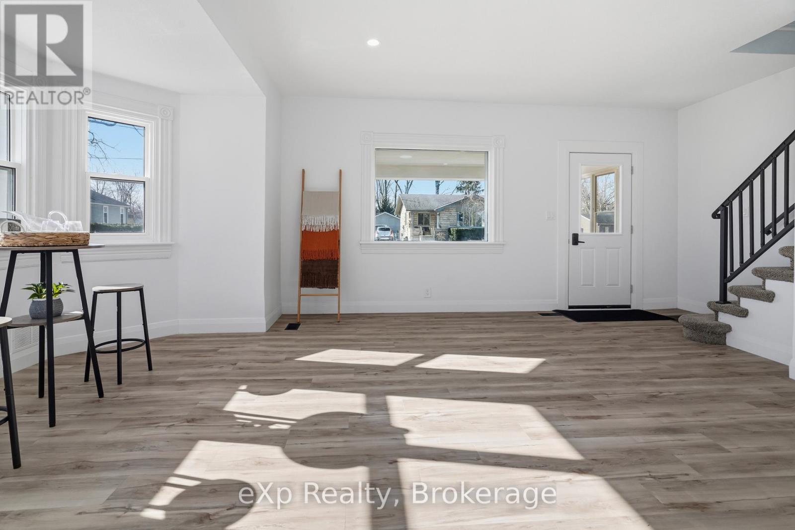Residential in North Middlesex (Parkhill) 5