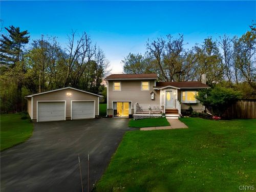 7 Foxwood Ave, Fulton, NY, 13069-4969 | Card Image