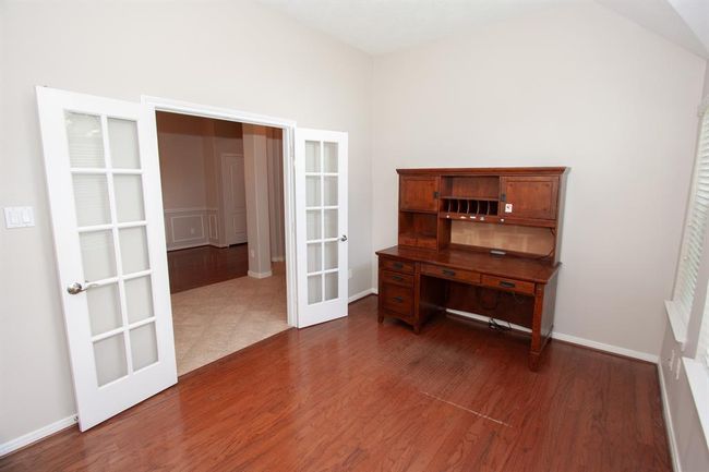 2211 Pearl Bay Ct, House other with 3 bedrooms, 2 bathrooms and 3 parking in Pearland TX | Image 7