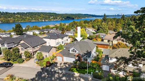 1320 N 38th St, Renton, WA, 98056-1537 | Card Image