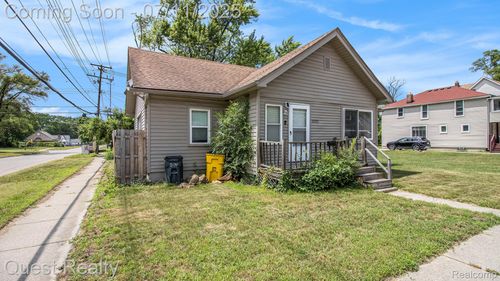21005 Westview Ave, Ferndale, MI, 48220-2254 | Card Image