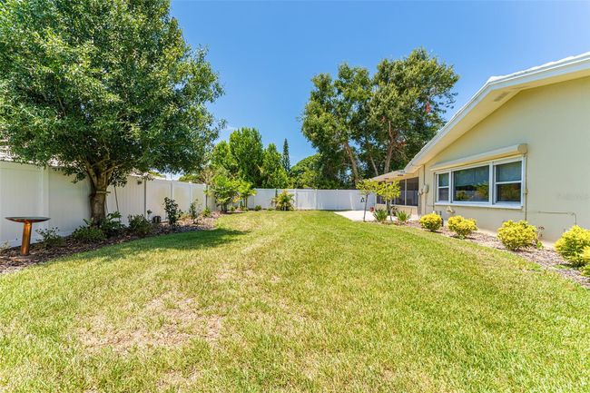 Fully Fenced Back Yard! | Image 27