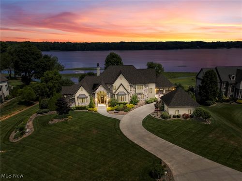 455 Via Avelino St, North Lima, OH, 44452-9604 | Card Image