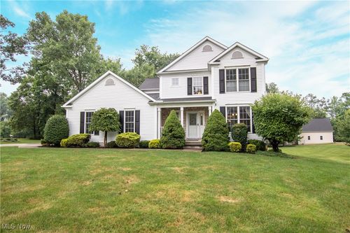 8586 Kirkwood Dr, Chesterland, OH, 44026-1458 | Card Image