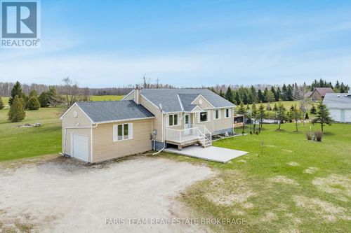 157 Brewster Lake Rd, Singhampton, ON, N0C1M0 | Card Image