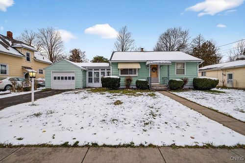 52-250 Ferndale Dr, Syracuse, NY, 13205-2327 | Card Image