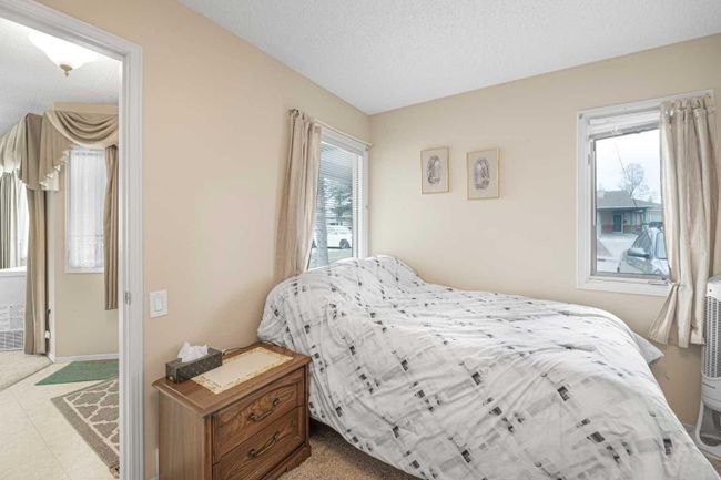 2727 Dovely Park Se, Home with 2 bedrooms, 1 bathrooms and 2 parking in Calgary AB | Image 6