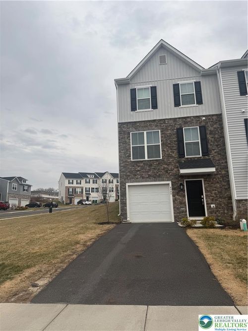 4900 Brookside Ct, COOPERSBURG, PA, 18036-8729 | Card Image