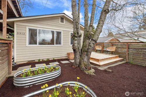 3912 S Findlay St, Seattle, WA, 98118-2246 | Card Image