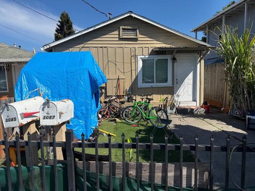 3085 Williams Ave, Redwood City, CA, 94063-3761 | Card Image