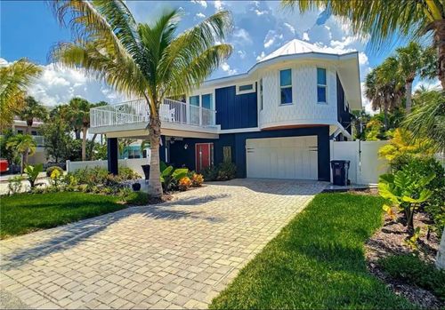 111 Cedar Ave, ANNA MARIA, FL, 34216 | Card Image