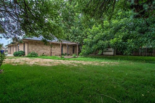 7913 Debar Cir, Oklahoma City, OK, 73132-4179 | Card Image