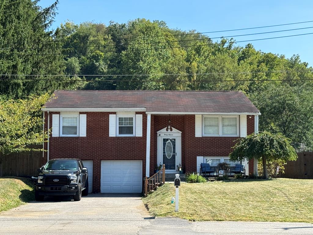 Glenwood Ave, Moundsville, WV 26041